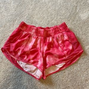 Lululemon hotty hot shorts 2.5”